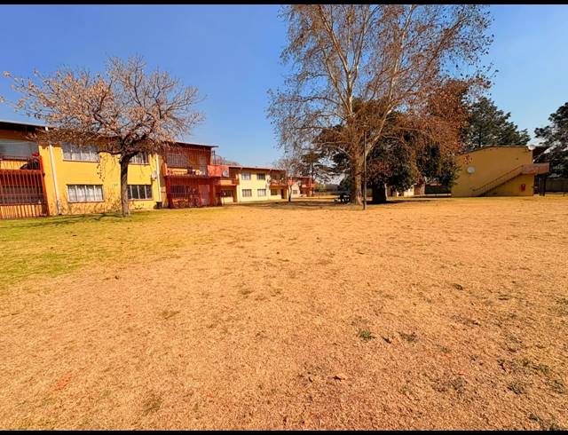 2 BEDROOM APARTMENT FOR SALE IN SASOLBURG EXT 3